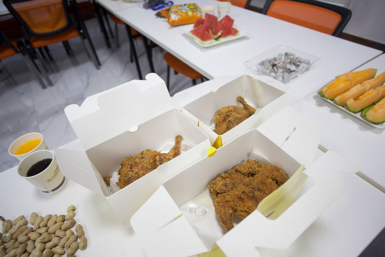 哇!還有炸雞哦 哇!還有炸雞哦